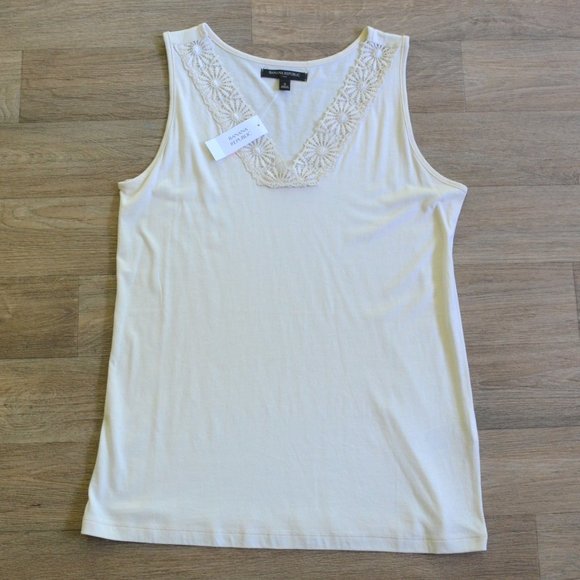 Banana Republic Factory Tops - NWT Banana Republic Crochet Macrame Cream Tank Size Small Women